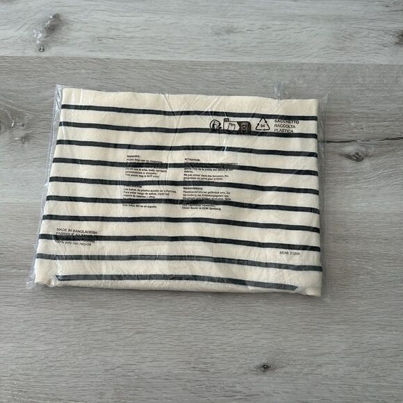 Vero Moda Sleevess Striped Tank Top in Mono Eggnog/Black S NWT IN PACKAGE - Picture 7 of 7